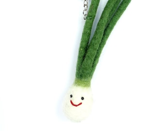 Needle Felt Scallion Keychain – Handmade Wool Green Onion Bag Charm – Vegetable Keyring – Biodegradable