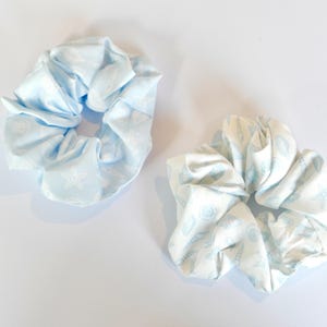 Seashell Starfish Scrunchie: Coastal Beach Hair Tie – Beachy Summer Accessories – Ocean Vibe Gifts