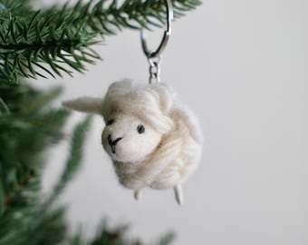 Felt Sheep Keychain – Handmade Wool Lamb Key Ring, Mini Felt Animal Accessory, Bag Charm