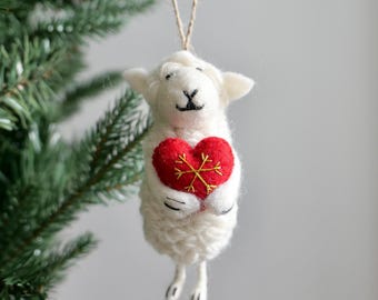 Felt White Sheep with Heart Ornament – Handmade Wool Christmas Tree Decoration, Holiday Decor