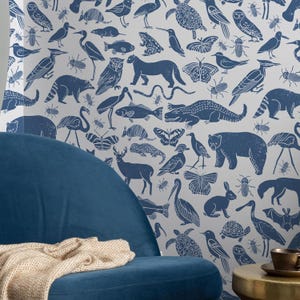 Blue Animal Wallpaper for Kids Room – Jungle Safari Wall Mural, white and blue wallpaper, removable or traditional material, PVC free 7-155