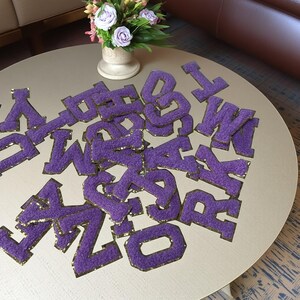 Parche de letras de chenilla dorada de 6,35 cm, termoadhesivo, para chaqueta, monograma DIY