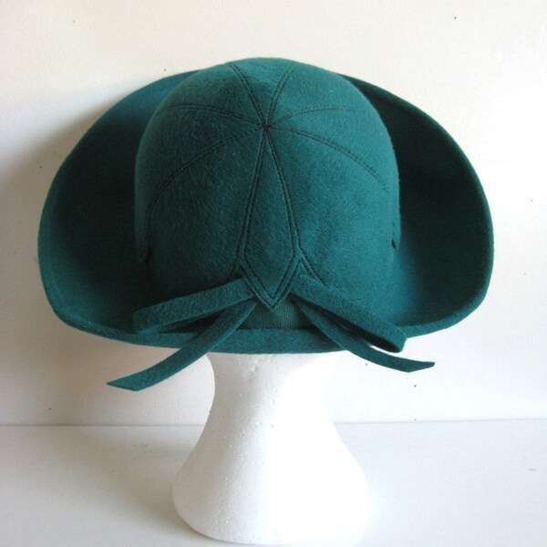 Vintage 1980s Ladies Hat Teal Green Wool Felt Petal Chapeau