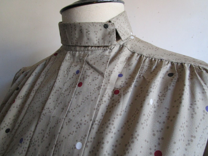 Secretary 70s Pleated Blouse Vintage Mister Leonard Taupe Polka Dot Crepe 1970s Womens Day Wear Top 8