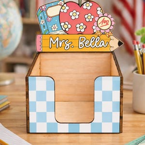 Personalized Wooden Teacher Sticky Note Holder – Custom Name Desk Accessory