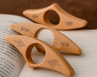 Personalized Book Page Holder, Custom Book Club Bookmark Gift For Book Lovers Member,  Customizable Name Bookmark With Birth Month Flower