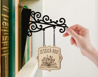 Letrero de taberna de libros con nombre personalizado, separador de biblioteca personalizado, regalo de BookTok, organizador de géneros literarios, decoración para amantes de la lectura