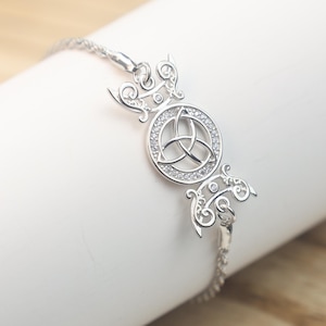 Hecate Triple Moon & Celtic Knot Bracelet – 925 Sterling Silver Talisman for Eternity, Feminine Power Mystical Transformation