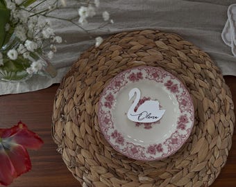Swan place cards with calligraphy writing for bridal showers, baby showers, girl dinners, parties, etc