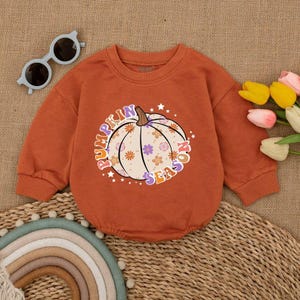 Floral Pumpkin Bodysuit, Pumpkin Season Baby Romper, Fall Baby Outfit, Halloween Baby Clothes, Bubble Romper, Halloween Baby Shower Gift