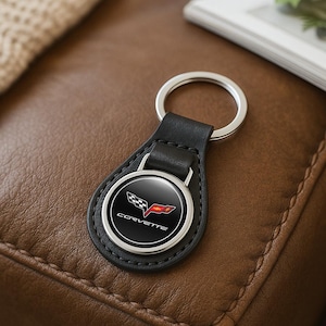 Porte-clés en cuir personnalisé Corvette C6 | Porte-clés avec logo de voiture personnalisé | Cadeau fait main pour lui | Charm pour porte-clés automatique | Cadeau fête des pères
