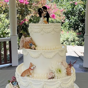 Personalized custom dog wedding cake decorations, pet birthdays, cat cake decorations, dog statues, anniversary pets, pet cake decorations