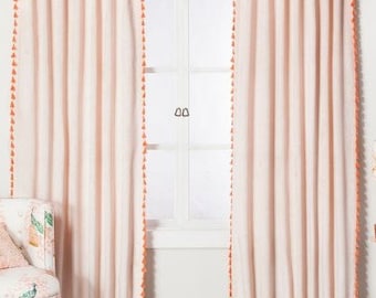 Tende con nappe in velluto, Tende in velluto con nappe, Tende con pompon in velluto, Tende plissettate in velluto con nappe