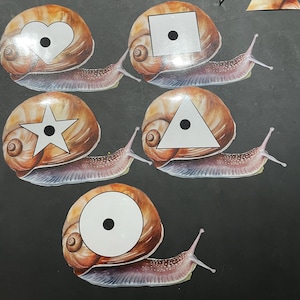 Schnecken zum Formenzuordnen – Sensorisches Lernspiel für Kleinkinder (Formen und Farben, Montessori, ab 18 Monaten)