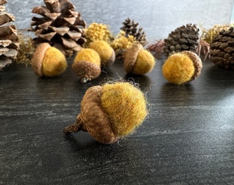 Needle felted wool acorns, set of 6, Maple Leaf Yellow, waldorf acorns, yellow autumn decor, fall decor, yellow wool acorns