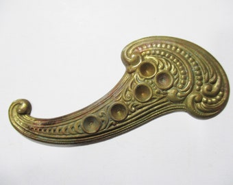 Vintage Paisley CornucopiaHorn of Plenty Patina Stamped Brass EmbellishmentJewelry Component 72x36mm Old Stock 1 pc Setting Spaces