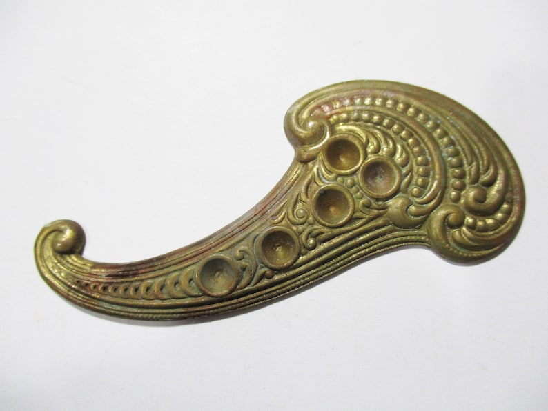 Vintage Paisley CornucopiaHorn of Plenty Patina Stamped Brass EmbellishmentJewelry Component 72x36mm Old Stock 1 pc Setting Spaces