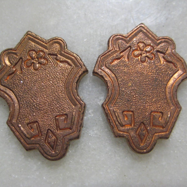 2 Vintage Shield Stamping, Die Struck Brass Floral Pendant Drop Jewelry Finding Component, Decoration, Unused Old Stock 22x 17mm, 2 pieces