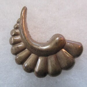 Vintage Art Deco Brass Flourish Stamping, 1930&#39;s Heavy Die Struck Brass, Jewelry Component/Finding/Embellishment, 29x 22mm, 1 Pc. (style 2)