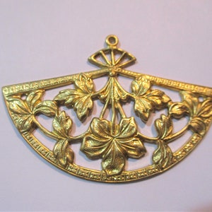 Vintage Leaf Design Open Work Fan Shaped Pendant or Earring Drop/Jewelry Component, 54mm by 36mm,  2.5mm Loop,  1  Piece