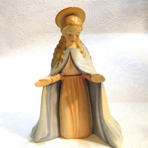 Vintage 1951 Goebel Hummel Virgin Mary 214A Nativity Figurine, 6 1/2 Inch Size. (CRMI)