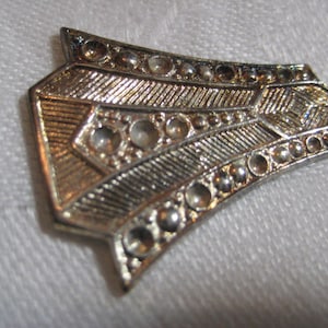 Vintage Miriam Haskell 1950s Art Deco Style Silver Plated Heavy Die Struck Brass Jewelry Finding, Stone Setting Spaces, 30x25mm, 1 pc.
