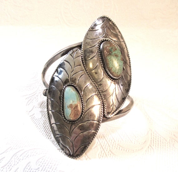 Super Chunky Turquoise! Vintage Navajo Coral Native American Jewelry Silver Leaf Bracelet Old Super Chunky Turquoise! Vintage Navajo Coral Native American Jewelry Silver Leaf Bracelet Old