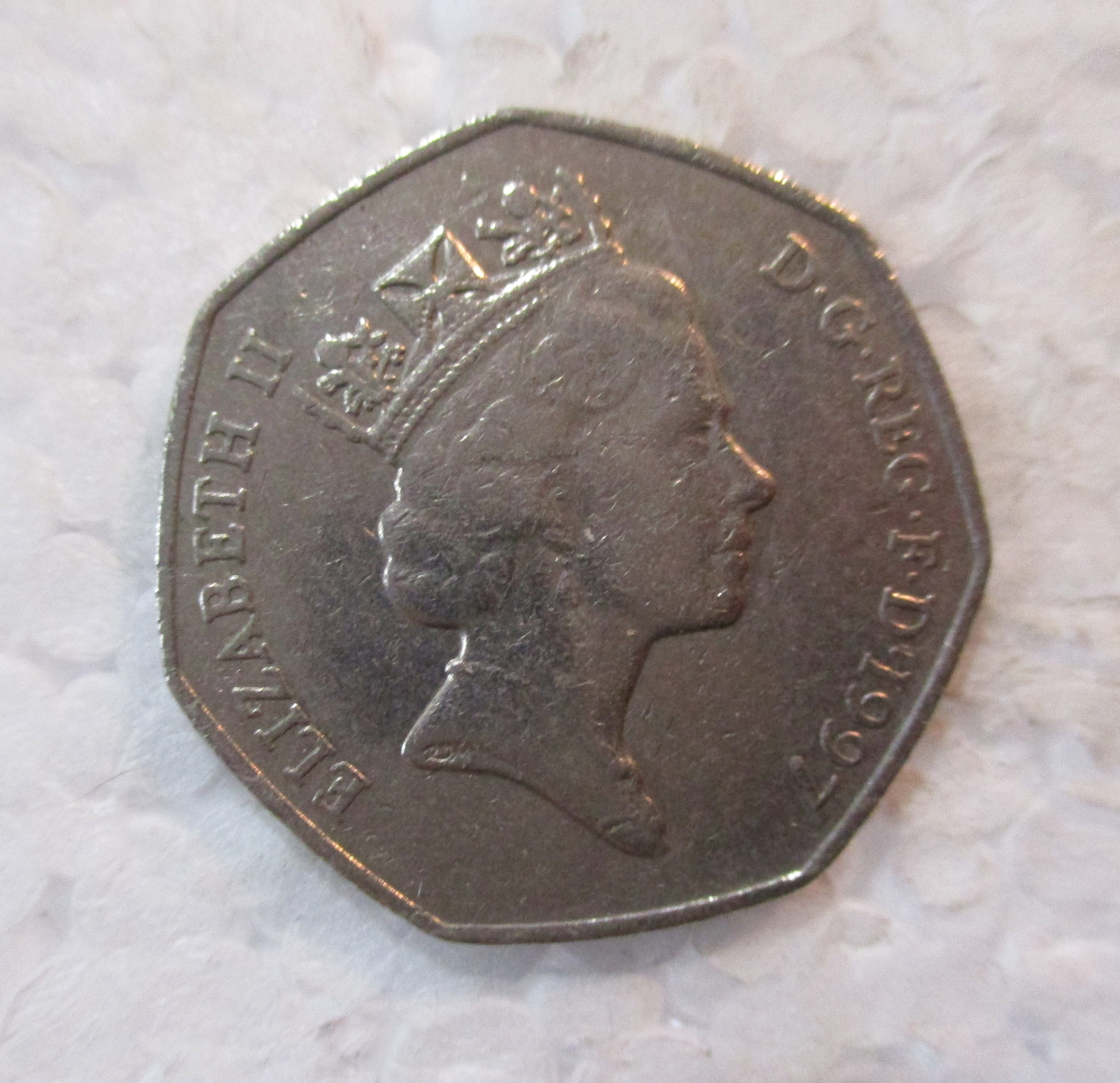 ヴィンテージ 1997 イギリス、英国コイン、50 ペンス - エリザベス 2 世、着席したブリタニア - Etsy 日本