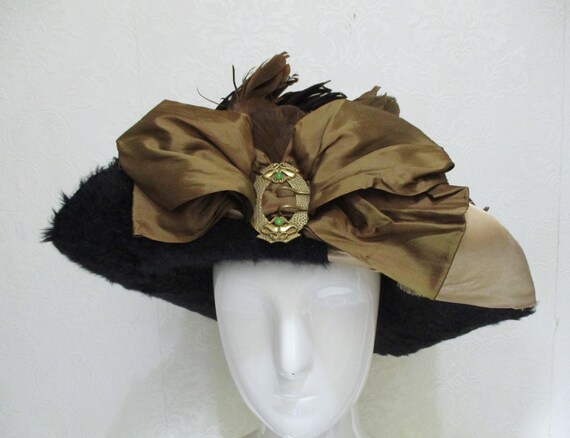 Tailor Vintage Black with Green Faux Fur and Gold Embellished Hat with scarf serayah Jacket : @nakedwardrobe Top : @janewade_ Denim  main image 2