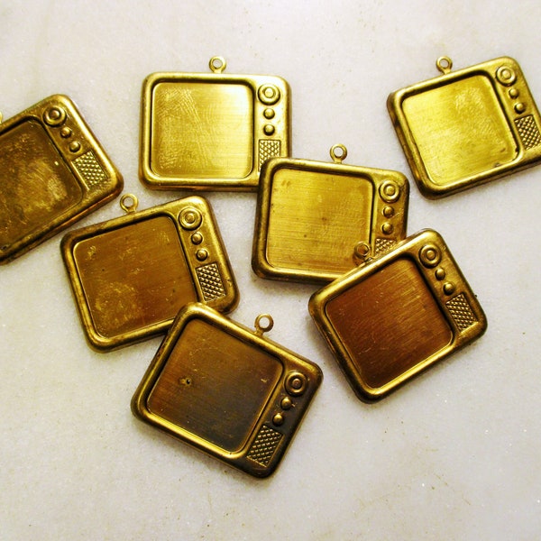 2 Vintage Novelty Stamped Raw Brass 1950's Style Television, TV Stamping/Jewelry Component/Pendant/Earring Element, 2mm Loop, 28x22mm, 2 Pc.