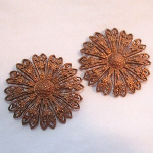 2 Lacy Filigree Flowers; Dapt Patina Raw Brass Stampings, Vintage Jewelry Findings/Components,  26mm,  1 Pair.