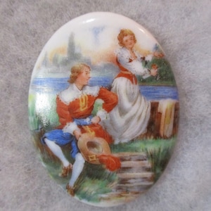 vintage Limoges #28 Victorian Lovers Photo Pierre/Cabochon, Verre blanc avec motif de transfert, Composant de bijoux, Ovale 50 mm x 38 mm, 1 pc. (1)