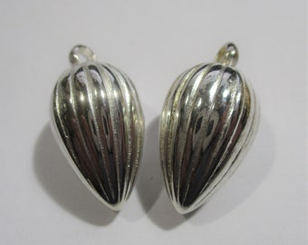 2 Vintage Silver Plated Ribbed Chunky Teardrop Bead Drops/Jewelry Components/Focal Beads/Pendants, 2mm Loop, 29mmx16mm, Unused Stock, 1 Pair