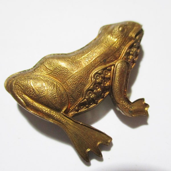 Vintage Brass Frog Brooch/Lapel Pin, 1960s  Die Struck Patina Brass,  32x22mm, Old Studio Stock,  1 pc.
