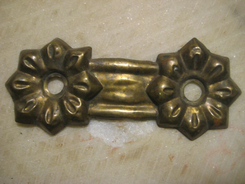 1 pc Furniture RestorationReplacement Hardware 5 14 x 1 14 Patina Stamped Brass Antique Victorian Double Flower EscutcheonBackplate