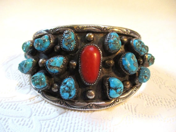 Marvelous Vintage Native American Navajo Sterling Silver Scalloped Coral Bracelet Old Marvelous Vintage Native American Navajo Sterling Silver Scalloped Coral Bracelet Old