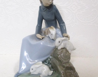Vintage 1987 Nao by Lladro - Daisa #1026 Girl With 3 Rabbits