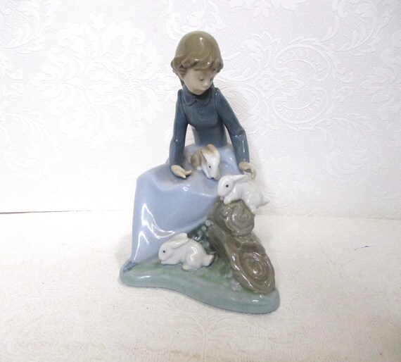 Vintage 1987 Nao by Lladro - Daisa #1026 Girl With 3 Rabbits