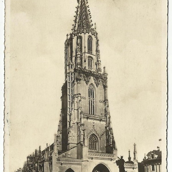 1940's Postcard,  Das Munster, Bern, Switzerland - The Cathedral of Bern