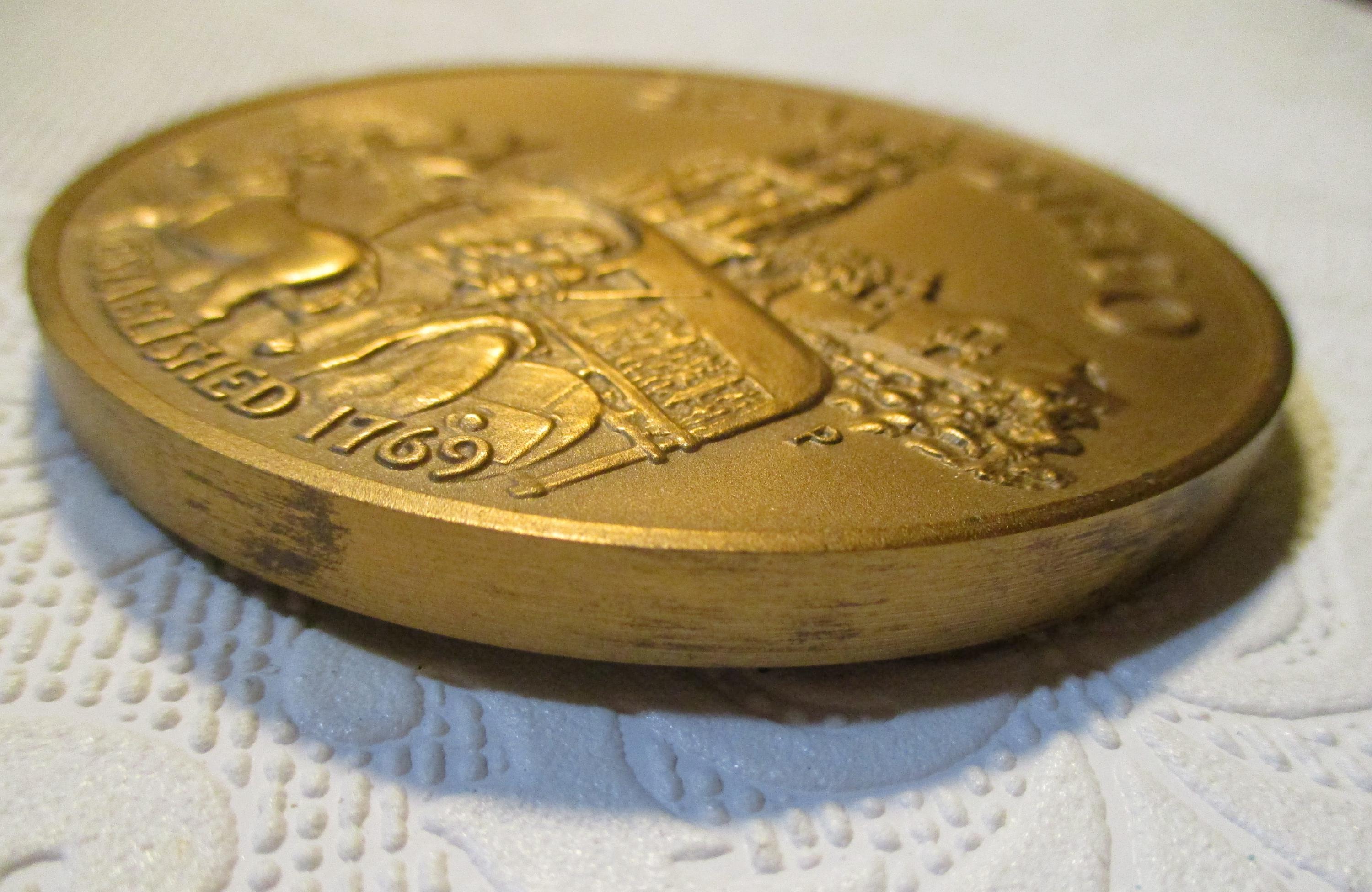 キャンバスアート Gold Medallion ゴールドメダリオン3ピース　Ⓣ Vintage 1969 San Diego 200th Anniversary Bronze Medallion Medal, 3
