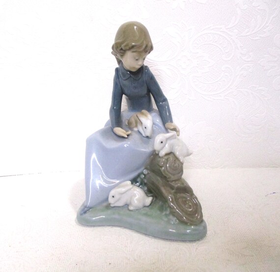 Vintage 1987 Nao by Lladro - Daisa #1026 Girl With 3 Rabbits