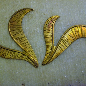 Vintage Leaf Stampings, 1950s Textured Stylized Double Leaves, Raw Stamped Brass Jewelry Finding Components, appr. 40x38mm, 2 pcs.