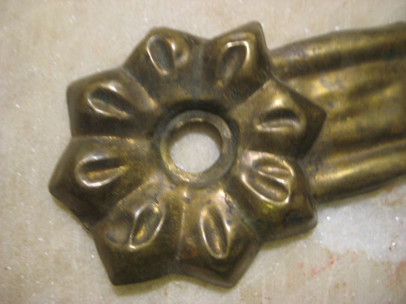 1 pc Furniture RestorationReplacement Hardware 5 14 x 1 14 Patina Stamped Brass Antique Victorian Double Flower EscutcheonBackplate