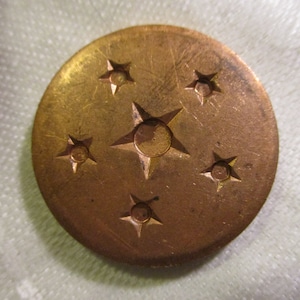 Vintage Star Medallion; Celestial Design, Round Raw Brass Stamping, Natural Patina, Older Vintage Finding, Embellishment, 30mm, 1 Pc.