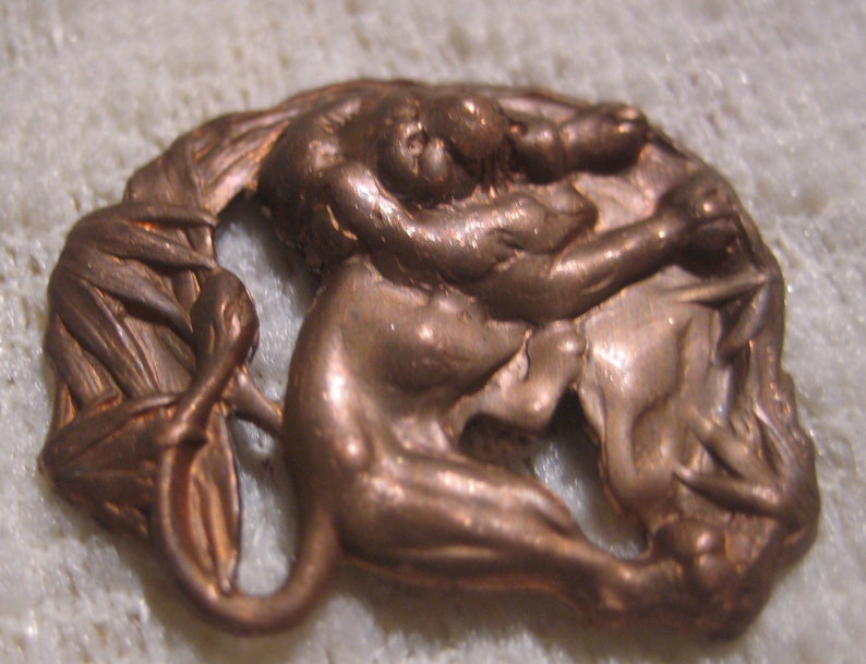 1940s Dark Patina Brass 26mm by 21mm Older Vintage Standing Lion Stamping Embellishment Jewelry Finding Trim 1 Piece