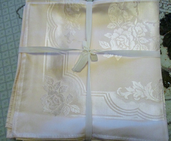 Duo serviettes damassé bleu pastel monogrammes RC - Le Grenier de Lisette