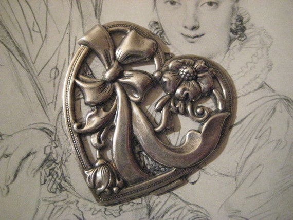 Vintage Art Nouveau Style Heart Pendant/Necklace … - image 1