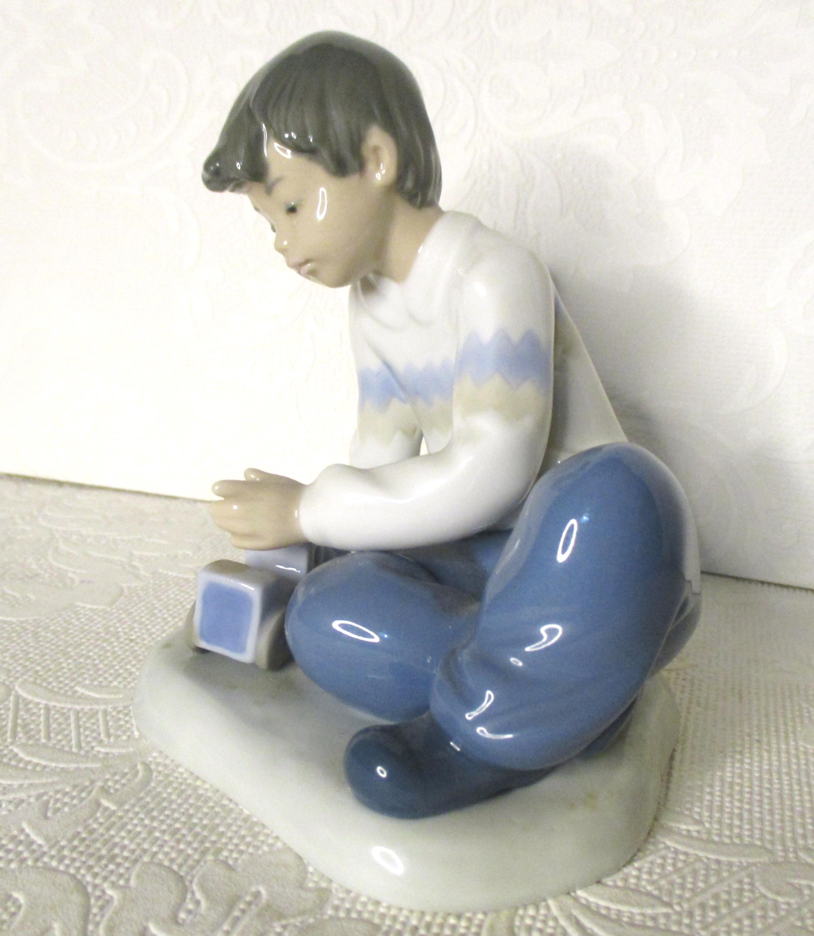 Vintage 1987 Nao by Lladro 