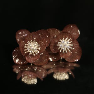 Bruna hortensiaörhängen, handgjorda blommor, guldkristall i mitten, lättviktig, höstgåva, vardagligt statement