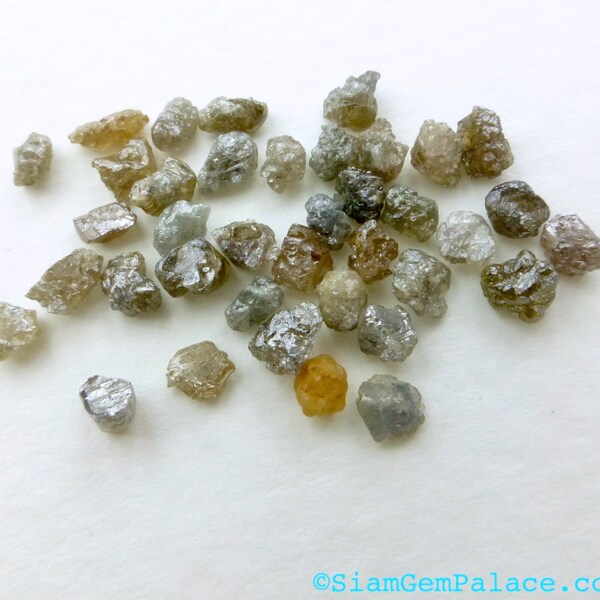 Diamond Rough and Uncut. Light Silver Gray / Cocoa Natural Diamonds UNDRILLED. 3 ct.  3.5 - 4mm  19 pc. (rd306)